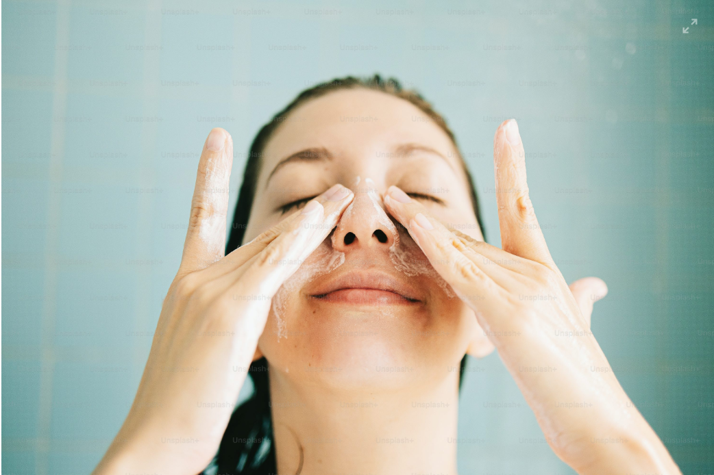 How to Choose the Best Gentle Cleanser for Sensitive or Oily Skin?