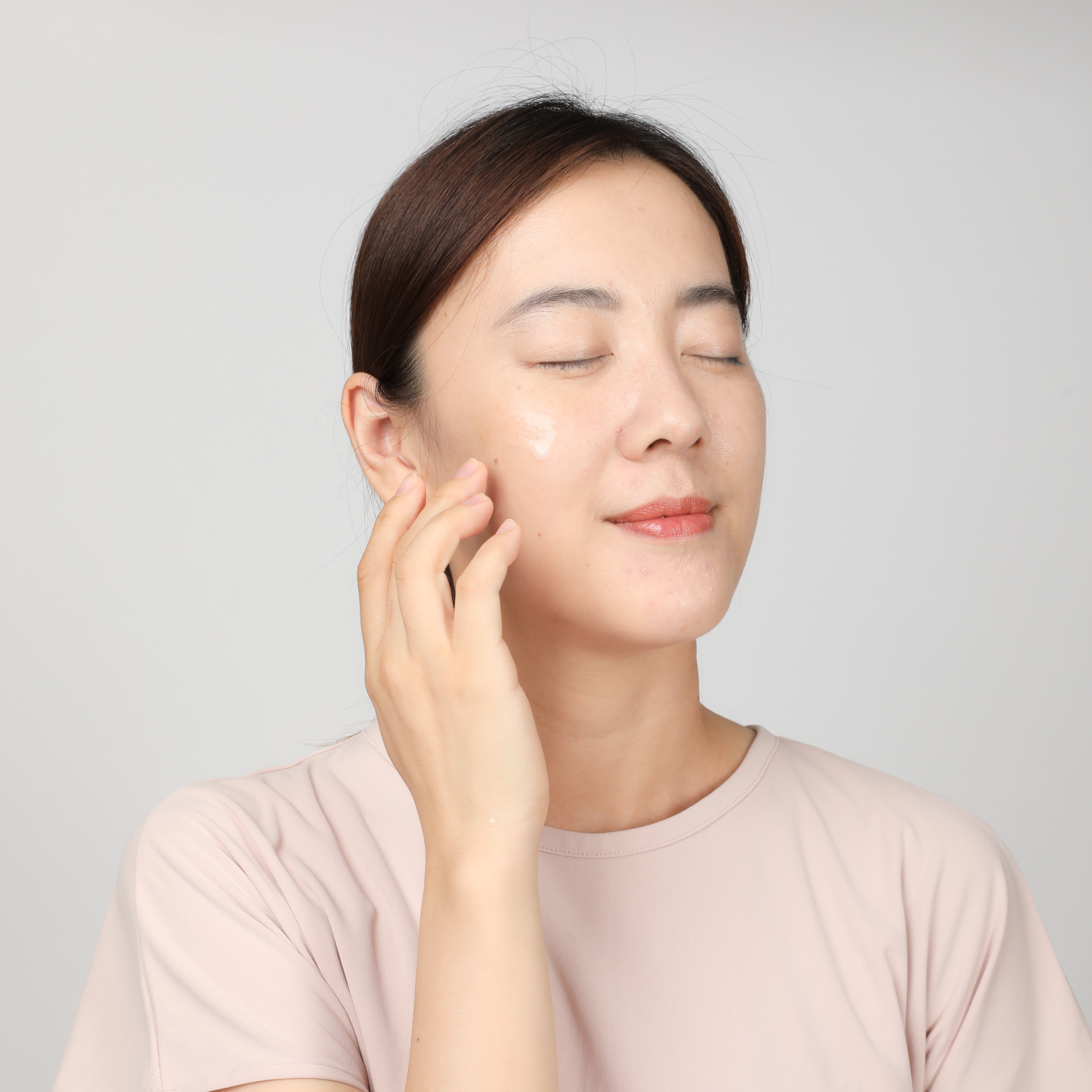 Brightening and Spot-Fading Essence